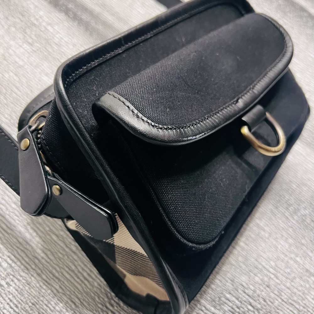 Burberry crossbody 💯